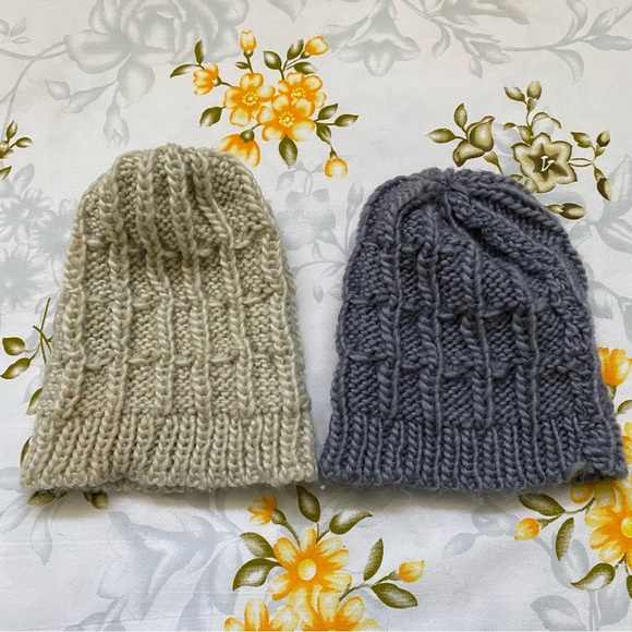 Set of 2 Knit Beanies - Picture 4 of 5